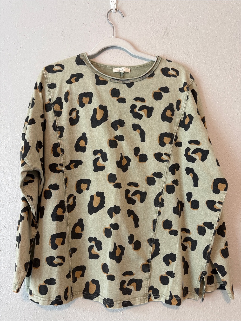 easel Olive Leopard Print Long Sleeve Crewneck